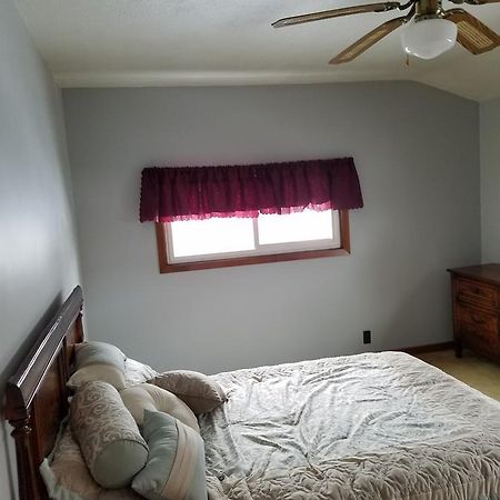 Cozy Cottage On Lake Winnebago Фон Дю Лак Екстериор снимка